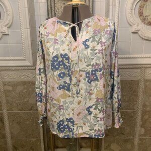 Unbranded. Size Large. Peasant Pullover Blouse. Elastic at Wrist. B96.